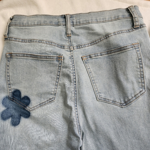 Altar'd State 5 pocket faded look flare jeans flower detail 70s retro size 28 - Picture 14 of 15